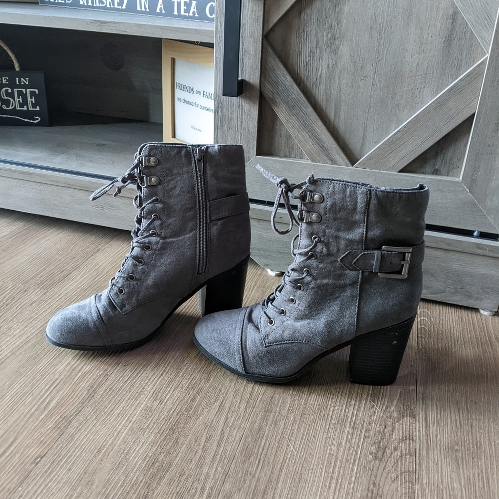 N Report Grey Booties